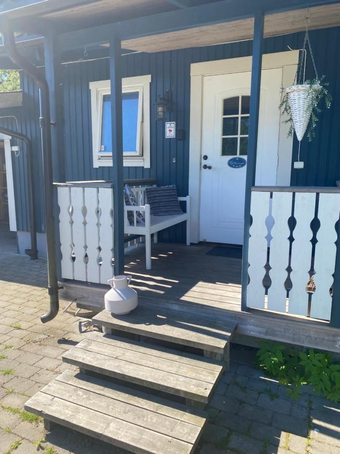 Stuga Med Tre Sovrum Billingsfors Exterior foto